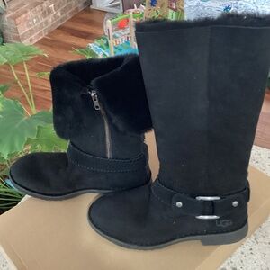 New Ugg boots size 8